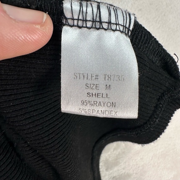 BEAR DANCE Womens Black Cherry Embroidered Ribbed Fabric Cropped Tank Top Medium - Picture 3 of 8